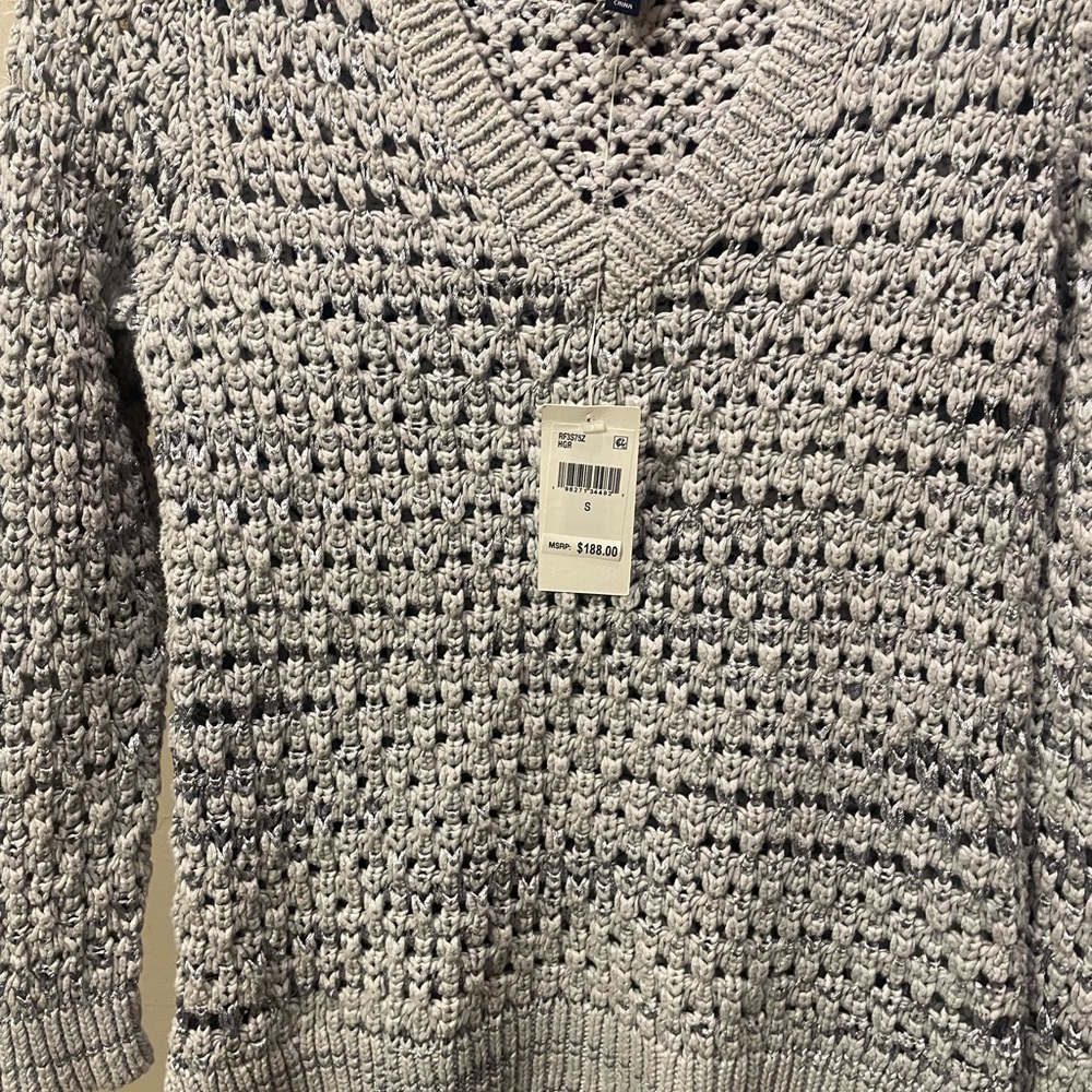 Splendid Gray V-Neck Sweater with Chunky Knit